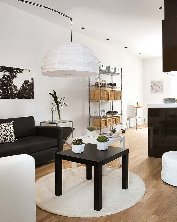 adelaparvu.com despre apartament in alb si negru Foto Micasa (1)
